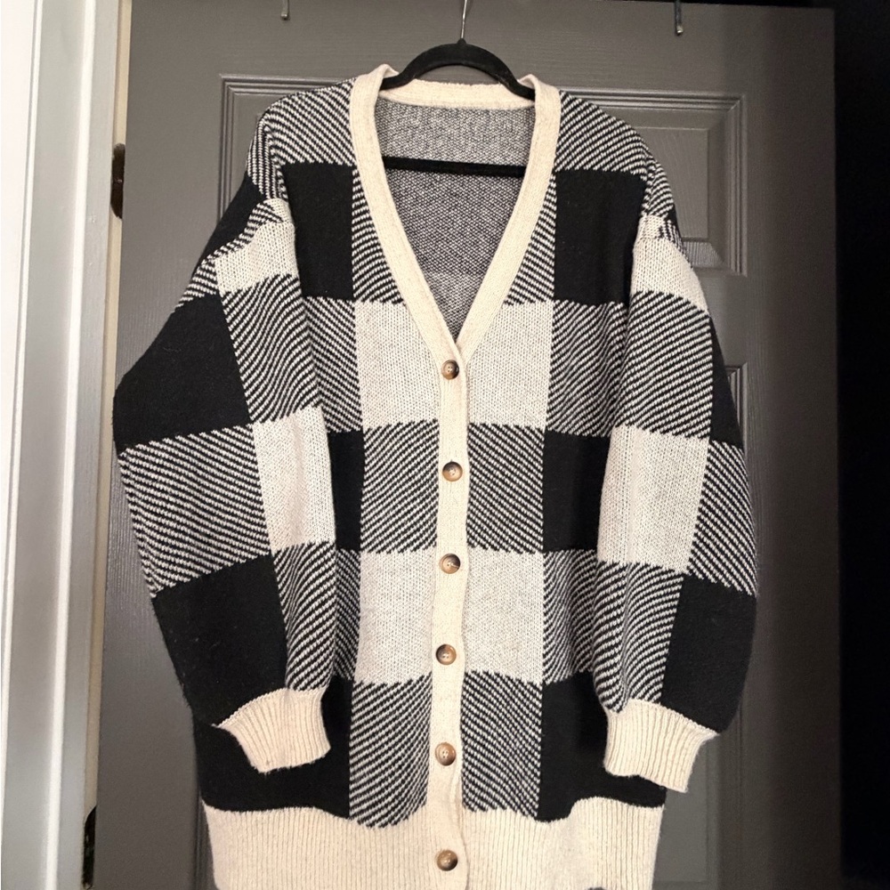 Elegant Black and Cream Checkered Women's Cardigan